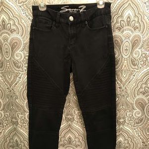 Black Moto-Jeans